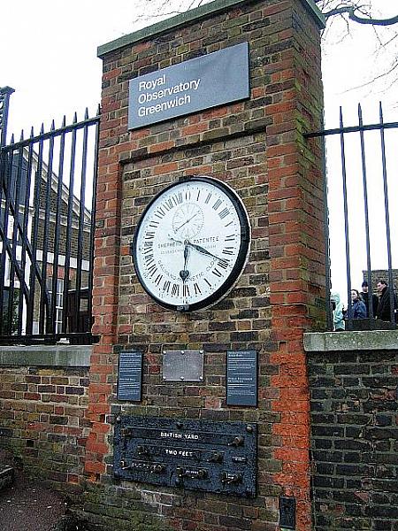 世界の標準時の基準点、グリニッジ天文台の大時計