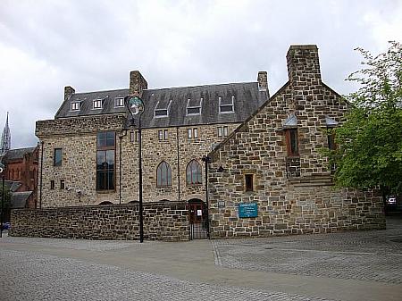 プロバンド領主館、15世紀のスコットランドの家屋の様子がわかる