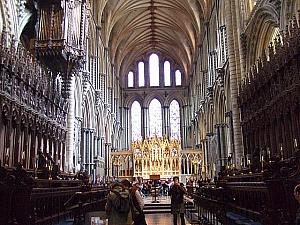 聖歌隊席と中世の巡礼の場所