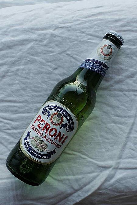 PERONI ペローニ（ラガー）：<BR>イタリア産のラガー。イギリスでは数少ない「冷たくして飲むとおいしいビール」 