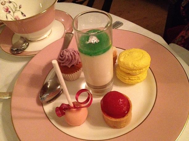 上段はなかなかおしゃれ。カップケーキが美味でした