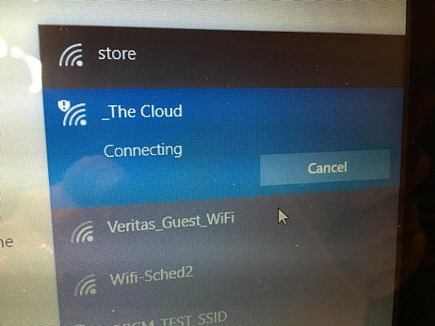1．まずは接続できるWiFiのリストから『The Cloud』を選択。