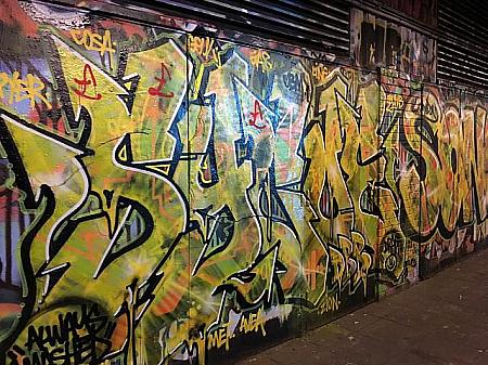ロンドンのストリートアートを体感できる特別なトンネルに行ってみた！ ストリートアート グラフィティアートバンクシー