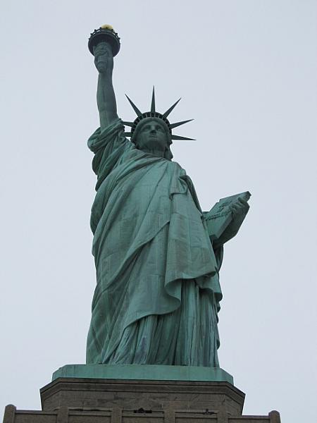 ニューヨークのおすすめ観光スポット、ベスト５！ 自由の女神 セントラルパーク タイムススクエア タイムズスクエア メトロポリタン美術館 エンパイアステートビル オススメお勧め