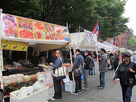 いたる所で開催されるストリートフェア