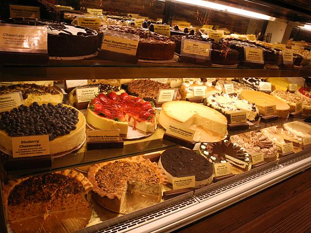 数えきれないほどのケーキが！