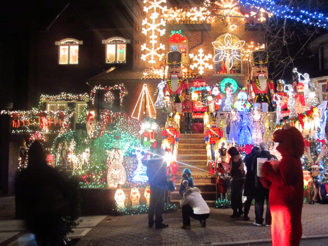 街はクリスマス一色に染まっています ニューヨークナビ