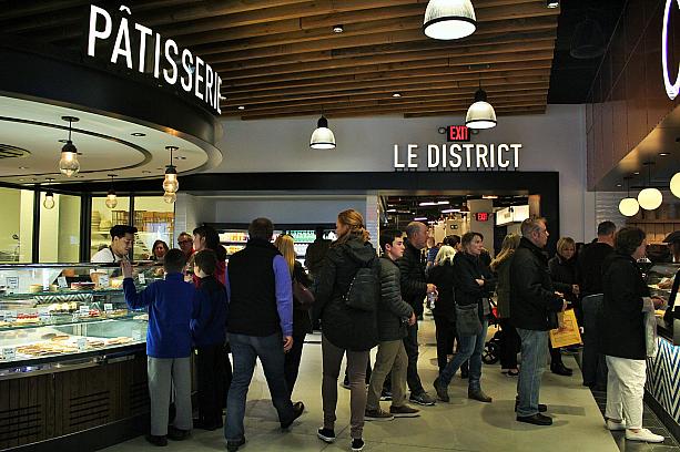 フランスがテーマのフードマーケットで、その名もLe District。