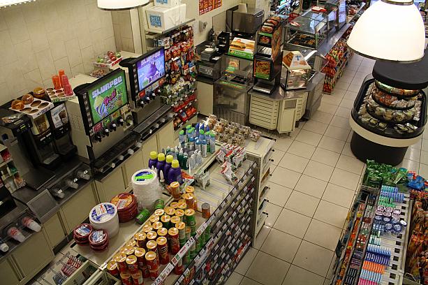日本と店名は同じでも色々なことが違うんですよ。