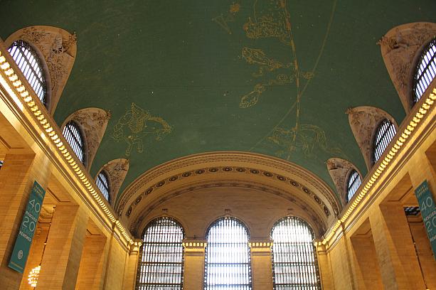 グランドセントラル駅の天井をイメージしたドーナツ。