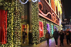 ニューヨークのクリスマス特集【2018年】 ロックフェラーセンターのクリスマスツリー サックス・フィフス・アベニュー ホリデーシーズン オリガミツリー メトロポリタン美術館 アメリカ自然史博物館ニューヨーク証券取引所