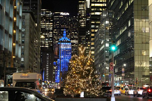 クリスマスまであと約2週間。ニューヨークのクリスマスシーンも最高潮に達しています！<br>パークアベニューもキラキラしてます。