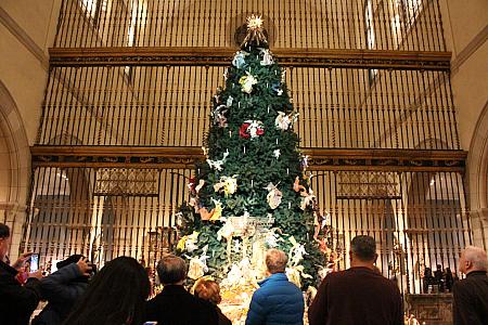 メトロポリタン美術館のクリスマスツリー