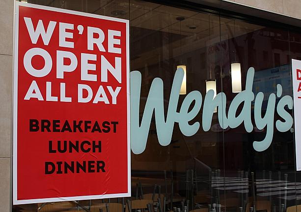 朝食もランチもディナーも！一日中オープンしているのはウェンディーズ。