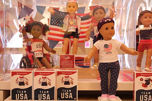アメリカで人気のお人形屋さん、アメリカンガールプレイスにもオリンピック選手人形登場。<br>パラリンピック選手もいるのはアメリカらしいですね。