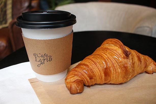 素敵なカフェでコーヒーとペーストリーで迎える朝。ナビの大好きな時間です。<br>カフェを開拓するのも大好きです。
