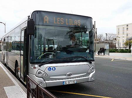フォンテーヌブロー・エイボンの駅からはこちらのバスで市内へ！