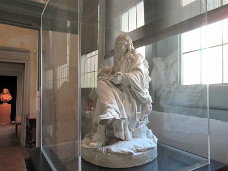 ジャン・ド・ラ・フォンテーヌの像