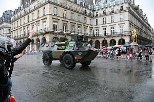 フランス建国記念日のイベントを見てきました！ トリコロール 行進花火