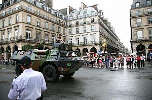 フランス建国記念日のイベントを見てきました！ トリコロール 行進花火