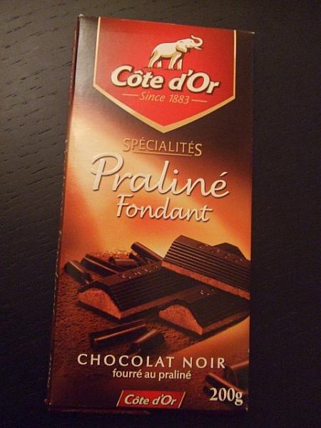 プラリネのチョコレート