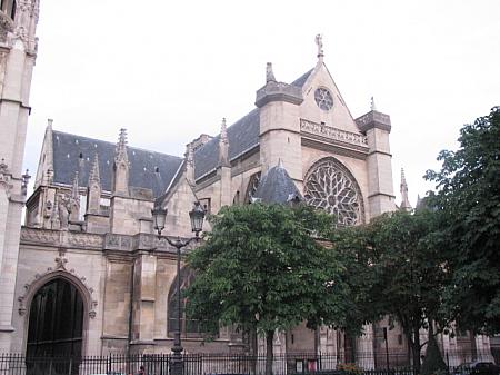 ステンドグラスで巡るパリの教会！ 教会ステンドグラス