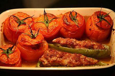 トマトのファルシ。これもフランスでよく見かける調理方法です。