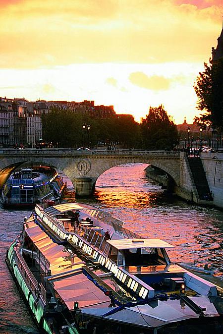 日没前に出発すればキレイな夕陽が見ら(c) Paris Tourist Office - Photographe : David Lefranc