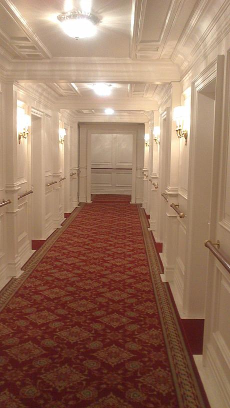 客船の内部が精巧に再現されています。タイタニック号の沈没事故が起こったのが、1912年のこと。約100年前の当時、贅の限りを尽くした造りだったそうです。