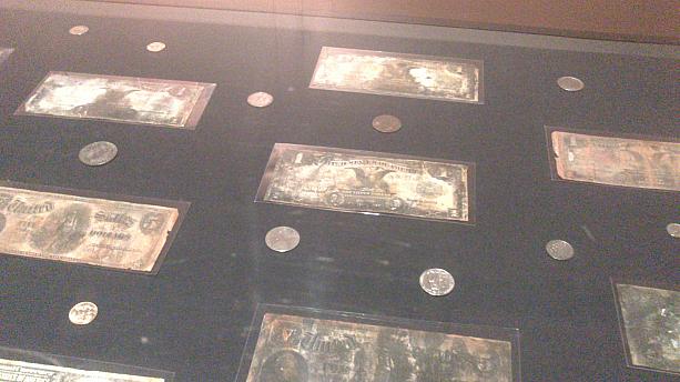 事故後、実際に発見された品々も展示されていてます。約100年前に起こった出来事をリアルに感じます。