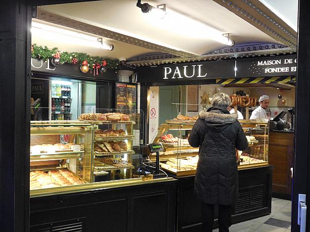 チェーン店のパン屋さん、ポール。サンドイッチをさっと買っていくのに便利。