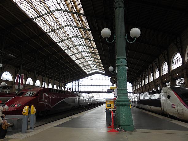 パリ北駅です。今回はフランスが誇る新幹線（？！）TGVに乗って来ました。