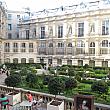 フランス銀行のある建物はトゥルーズ邸というお屋敷。美しい中庭でひと休憩。