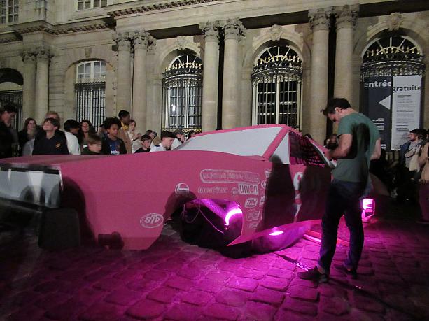このピンクのお車は綿あめを作る機会をモーターにしているそうです。