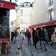 冬場は観光のオフシーズンですが、パリにはたくさんの旅行客が訪れています。