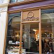 ここにはゆっくりできるサロン・ド・テ「ル・ヴァランタン」があります。パッサージュ・ジュフロワにあるお店の姉妹店。