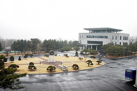 脱北者と行く！板門店ツアー【板門店トラベルセンター】 板門店 DMZ ＤＭＺ パンムンジョム ノースコリア 非武装地帯ツアー 韓国 韓国ツアー 韓国と北朝鮮の国境地帯にいく 韓国観光 韓国旅行 ソウル観光 ソウル旅行 ソウルツアー 非武装地帯 北朝鮮JSA
