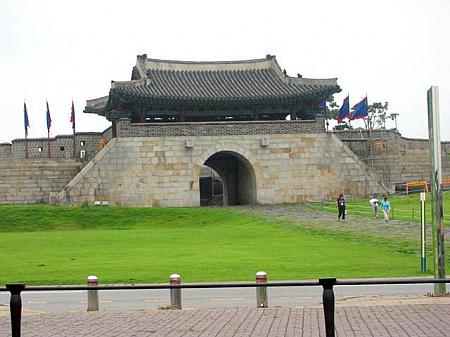 韓国民俗村･水原華城･利川陶芸村ツアー（湯飲一つ付き） 〔SC08〕 民俗村 韓国 利川 水原 韓国 韓国ツアー韓国　ツアー