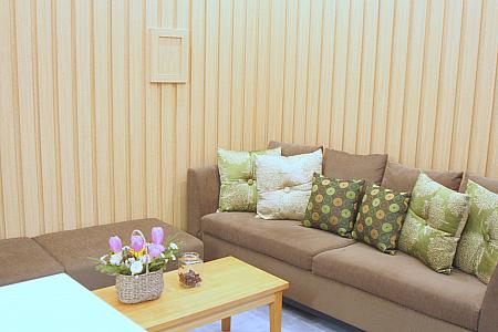 ゆっくり落ち着いた受付と待機室