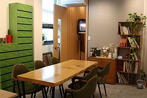 シズカ社長さんが直接勉強してみてくれる占いをしてくれる部屋。