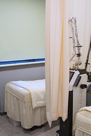 施術室は落ち着いた雰囲気。