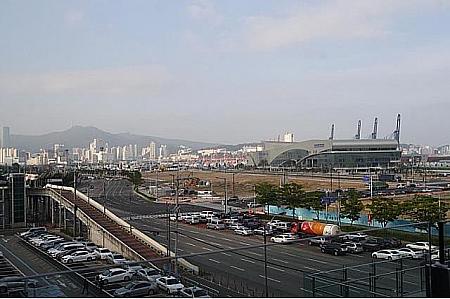 国鉄釜山駅から見たターミナル。