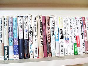 日本の小説もたくさんあります。