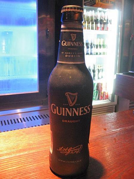 ◇GUINNESS<br>超のつくほど有名な黒ビール「ギネス」。やわらかな泡と独特の苦味にハマる人も多いそう。 