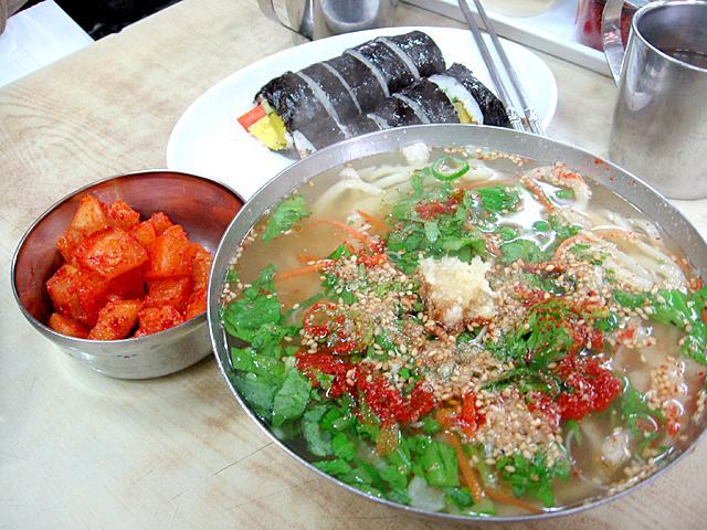 キジャンソンカルグクスの 韓国釜山グルメ レストラン プサンナビ