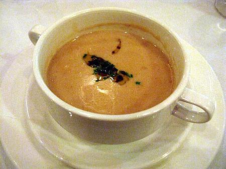 トリュフと栗のスープ