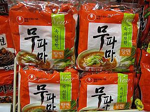 韓国人に人気のチャジャン麺風スパゲッティーや最近ではそばもあるんですね！