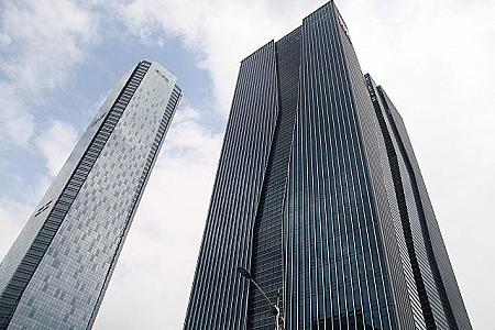 本社は釜山の金融センターの高層ビルディング！