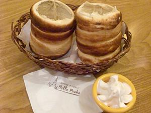 チェコの伝統的なパン「トゥルドゥロ」