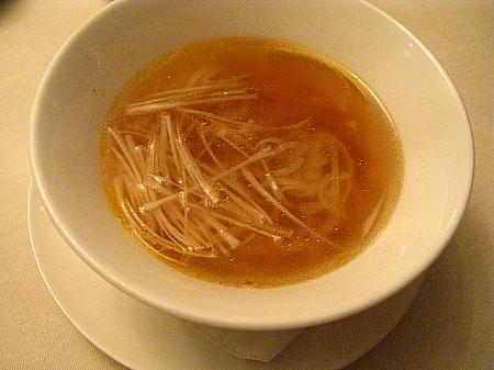 <b>キスミョン</b><br>中華味のスープにツルツル平麺